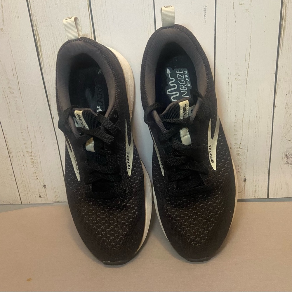 Size 9 - Brooks Revel 4 Black - 120337-1B-063 - Picture 6 of 7